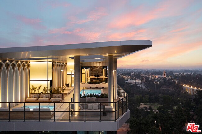 Building Photo - 525 Olive St