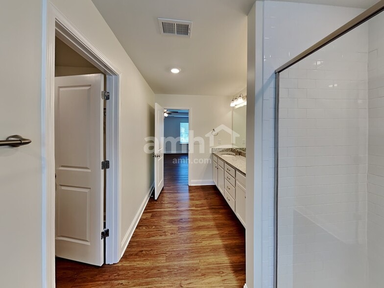 Building Photo - 316 Bourne St