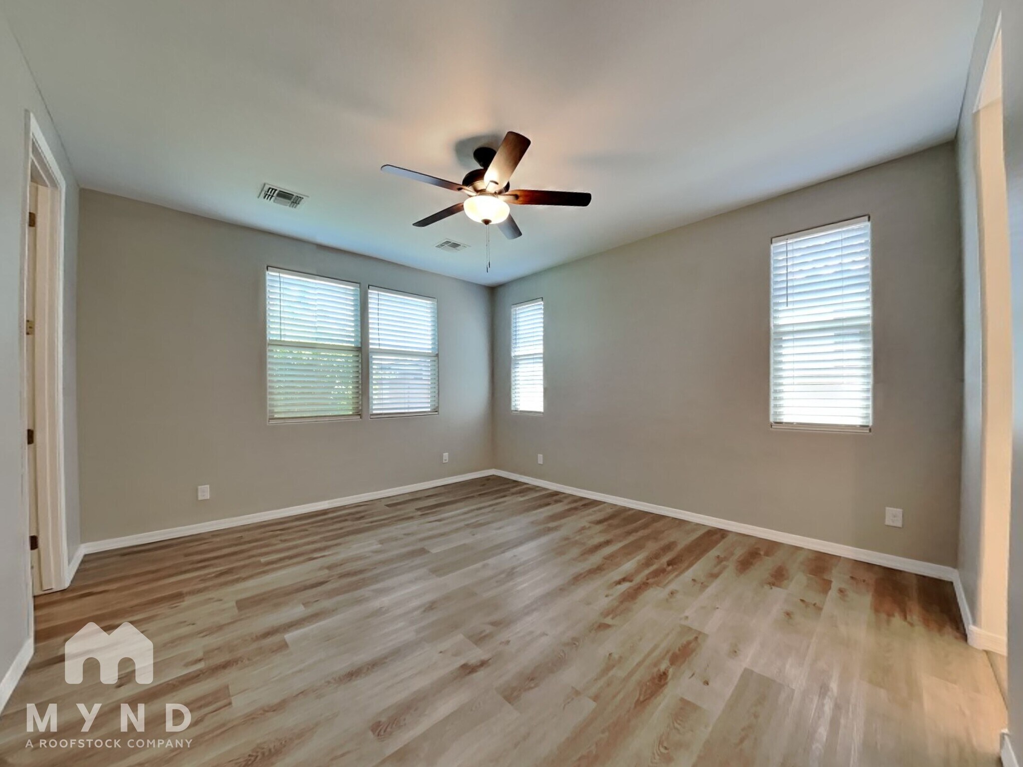 Building Photo - 20887 E Swan Dr