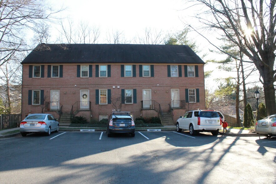 Building Photo - 227 Katie Ct