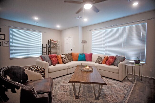 Building Photo - 12727 Taymouth Manor Dr