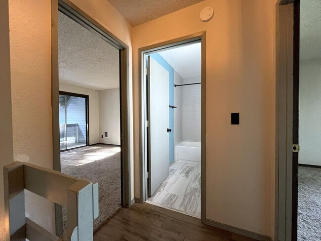 Building Photo - Cozy Portland Home with Spacious Living Room & Fenced Backyard