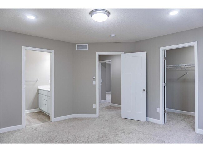 Building Photo - 1430 Nutmeg Cir