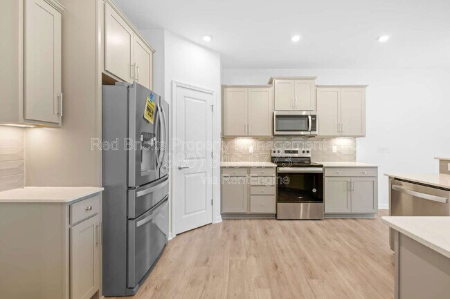 Building Photo - 17030 Patron Dr