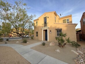 Building Photo - AVAILABLE NOW! 3 Bed 3 Bath Condo in Spani...