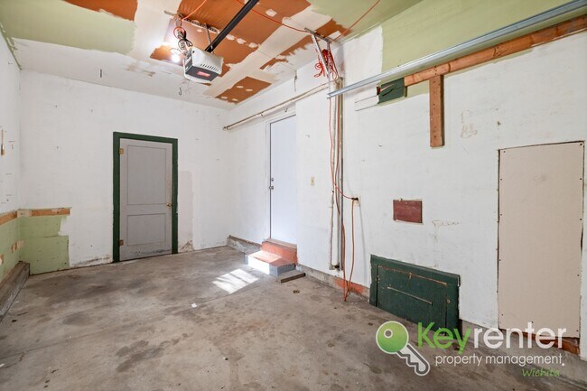 Building Photo - Charming 3-Bedroom Home in Southwest Wichita – Move-In Ready!