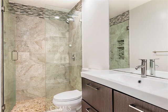 Building Photo - 7107 Marina Pacifica Dr S