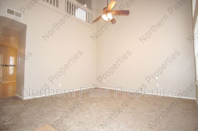 Building Photo - 10790 Adin St