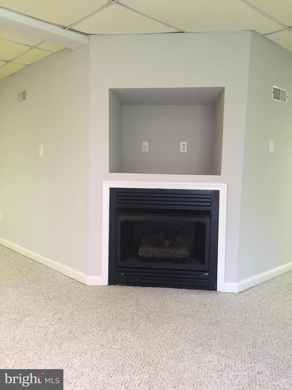 Building Photo - 7532 Cove Point Way