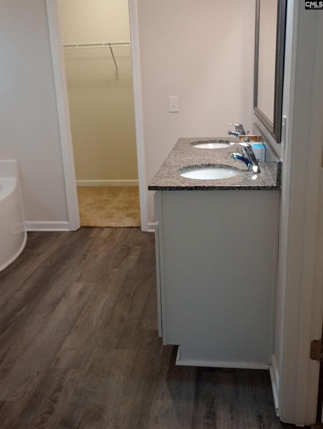 Building Photo - 21 Orchard Dr