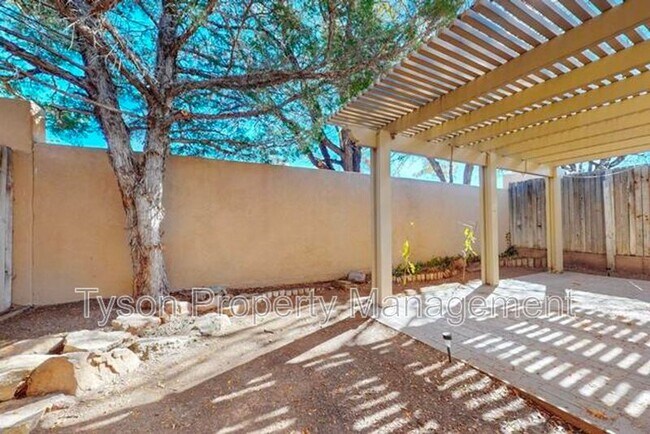Building Photo - 6208 Sabre Ct NW