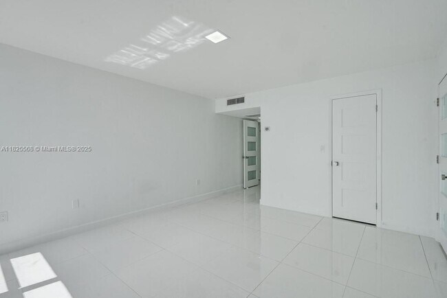 Building Photo - 6450 Collins Ave