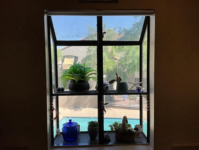 Building Photo - 747 S Ext Rd