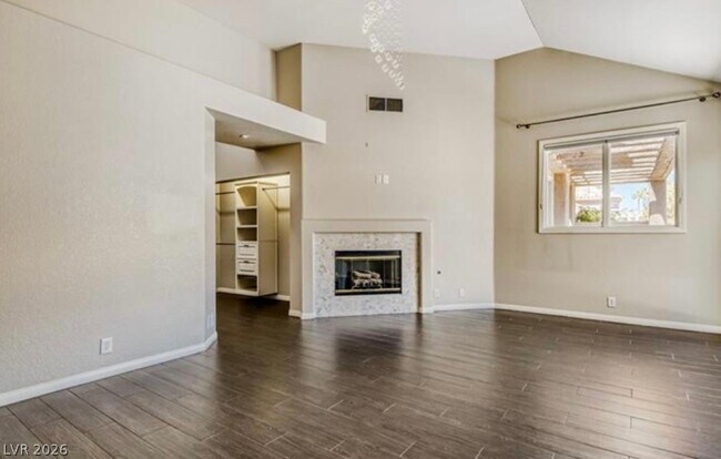 Building Photo - 8243 Round Hills Cir