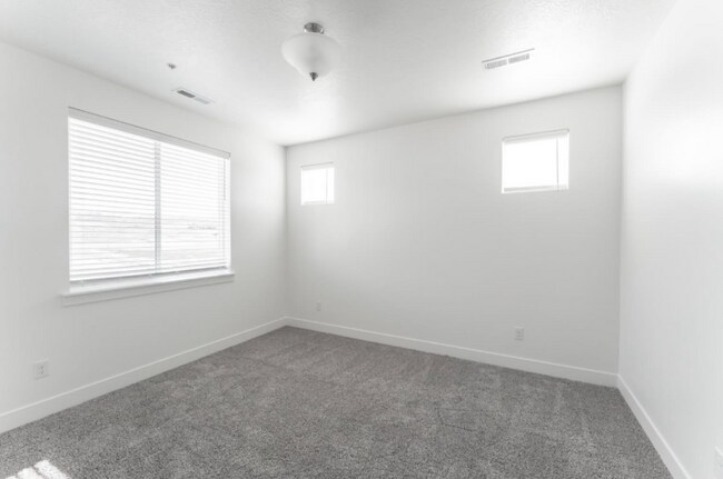 Building Photo - 1423 N 3830 W