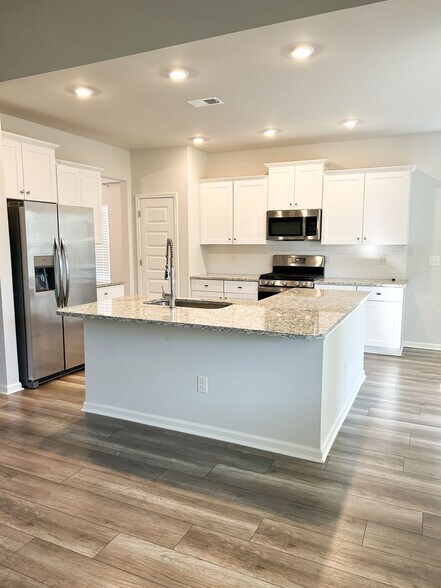 Building Photo - 8869 Baton Rouge Ave NW