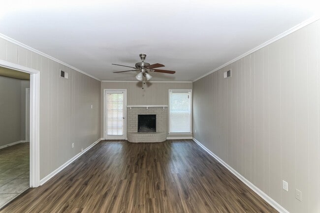 Building Photo - 6350 Limewood Ave