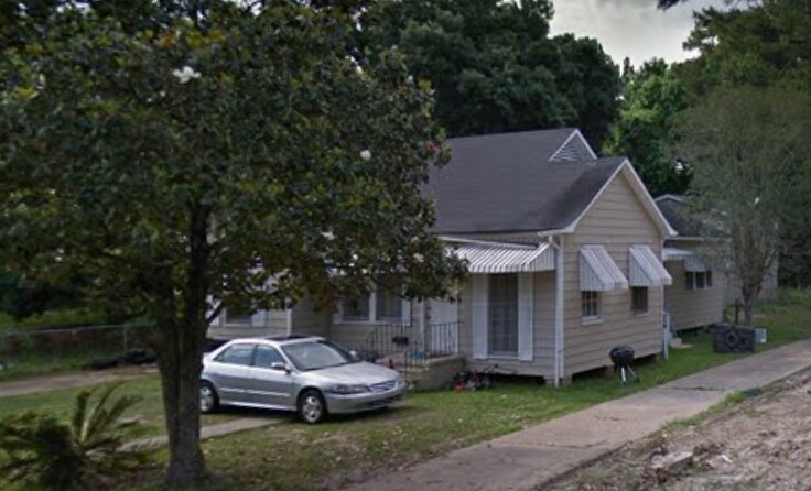 Building Photo - 2933 Dayton St