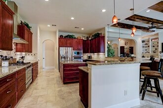 Building Photo - 1611 Lynnview Dr