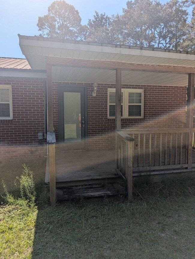 Building Photo - 1641 Rayonier Rd