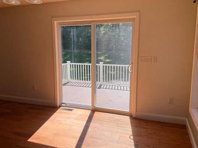Building Photo - 4 Arbor Way