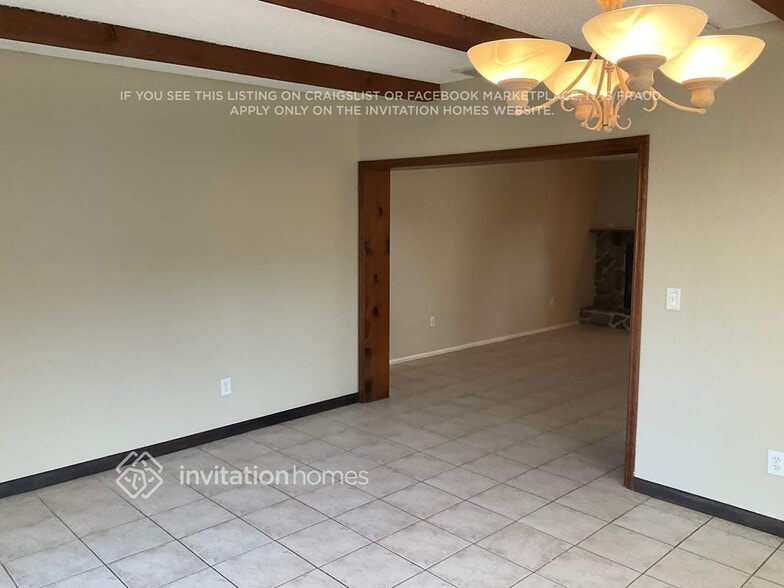 Building Photo - 13353 Hacienda Dr