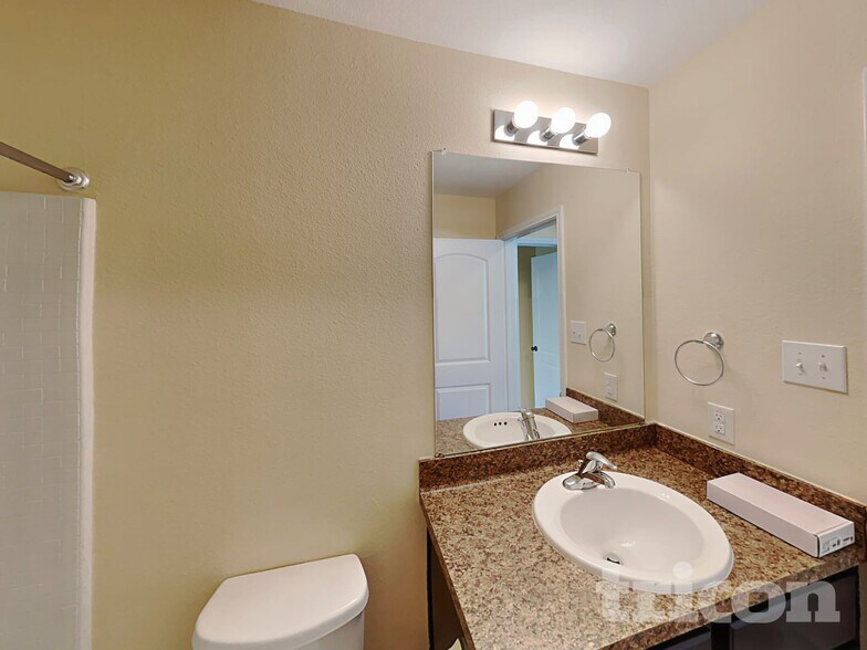 Building Photo - 2055 Sweet Lilac Dr