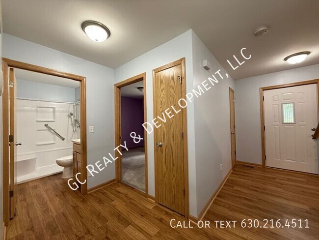 Building Photo - 446 S State St