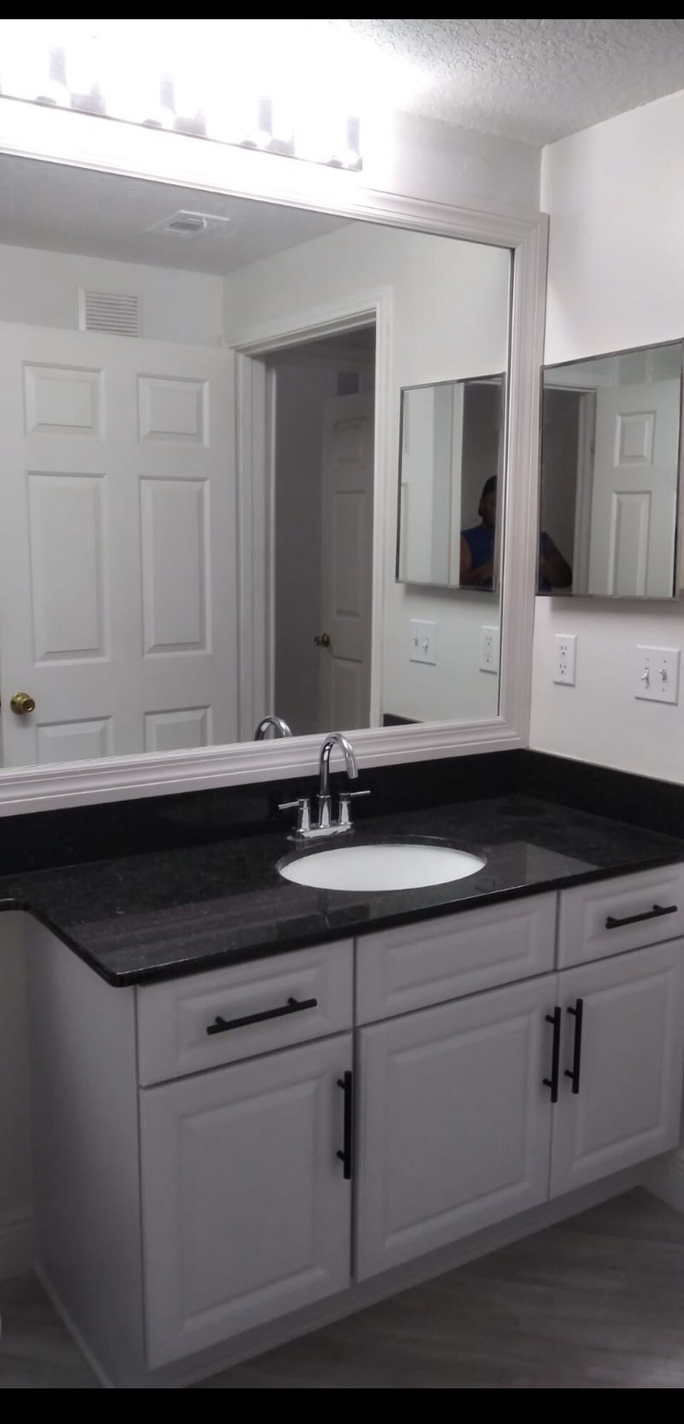 Building Photo - 14226 Fredricksburg Dr