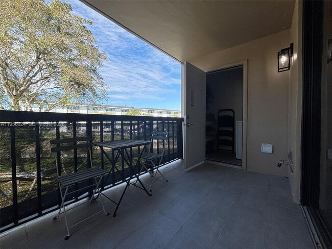 Building Photo - 10865 SW 112th Ave