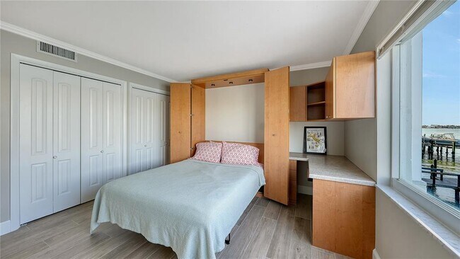 Building Photo - 226 Golden Gate Point