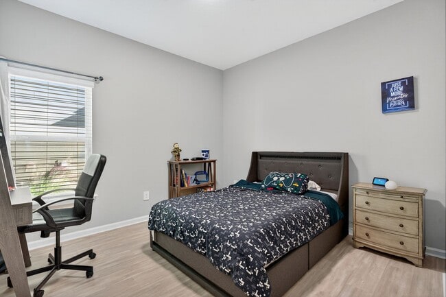 Building Photo - Fully Upgraded Home