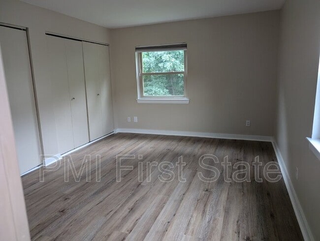 Building Photo - 1210 Chelmsford Cir