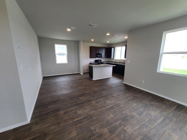 Building Photo - 156 Huckleberry Ln