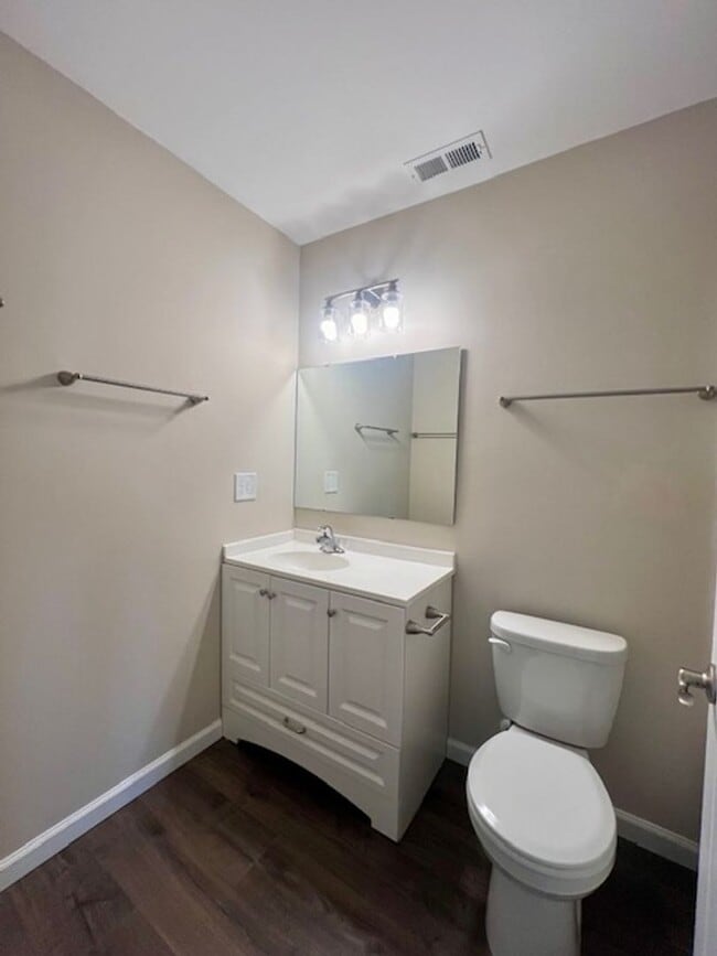 Building Photo - Black Mountain Duplex Rental-Fabulous Location!