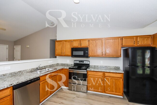 Building Photo - Come check out this beautiful home in Midway East.