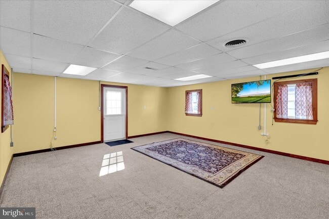 Primary Photo - 392 5 Locks Rd