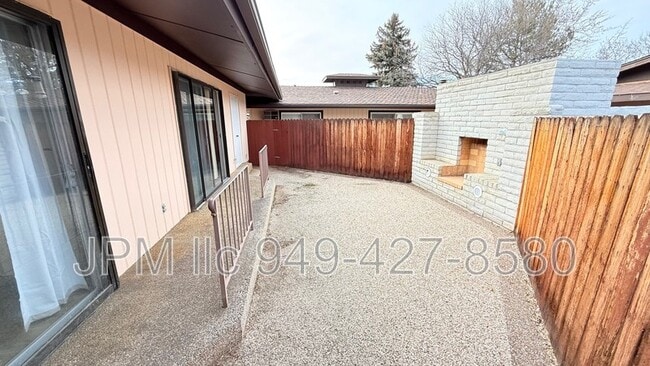 Building Photo - 3505 E Hidden Valley Dr