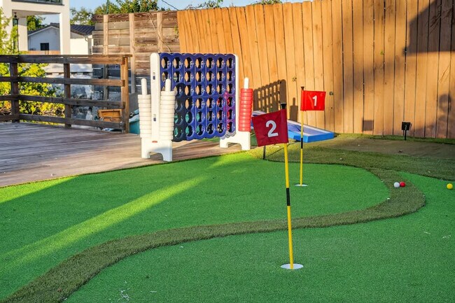 Building Photo - 2365 NE 195th St