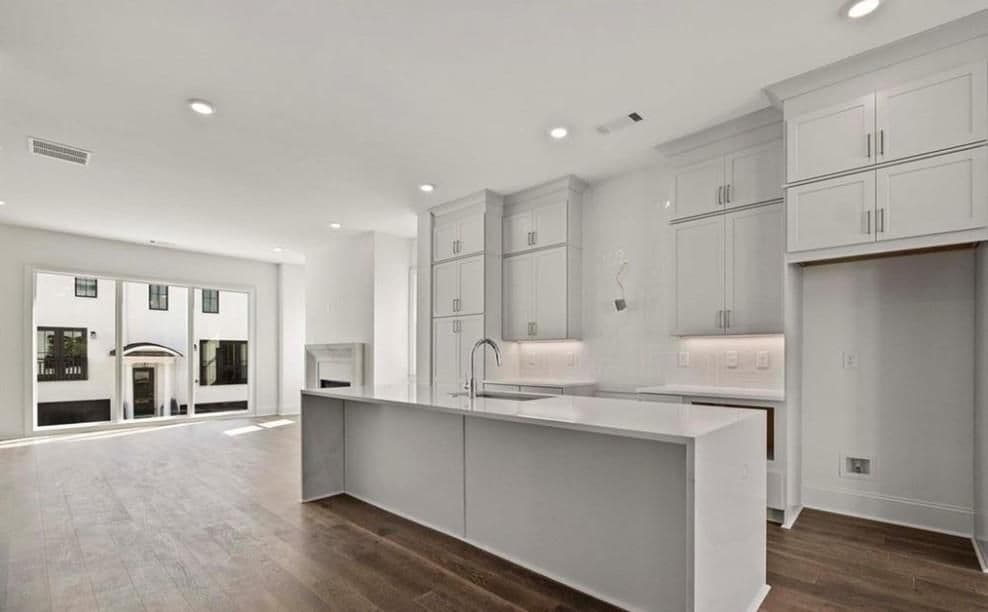 Building Photo - 3667 Peachtree Rd