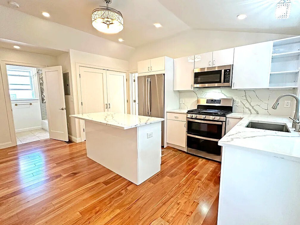 Building Photo - 32 Salisbury Rd