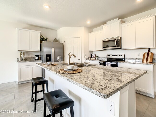 Building Photo - 2243 Capital Dr