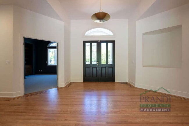 Building Photo - 121 Laurel Grove Ave