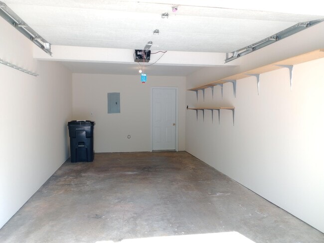 Building Photo - 702 Upland Creek Rd