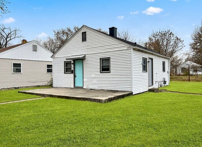 Primary Photo - 265 N Wellington St