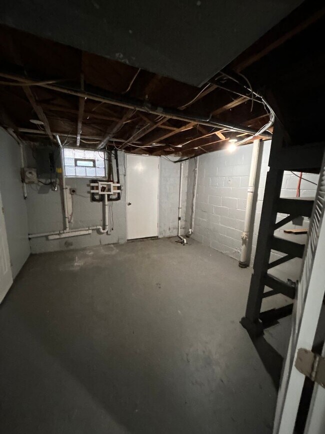 Building Photo - 1409 Nicolay Way