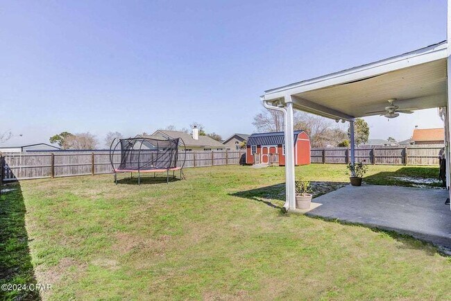 Building Photo - ** Brick Home in great neighborhood close to TAFB