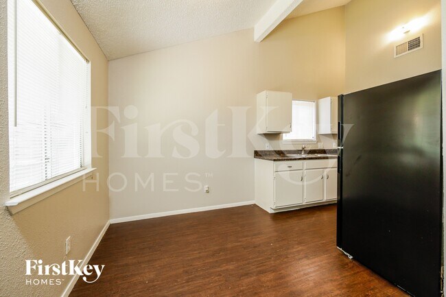 Building Photo - 23314 Balthasar St