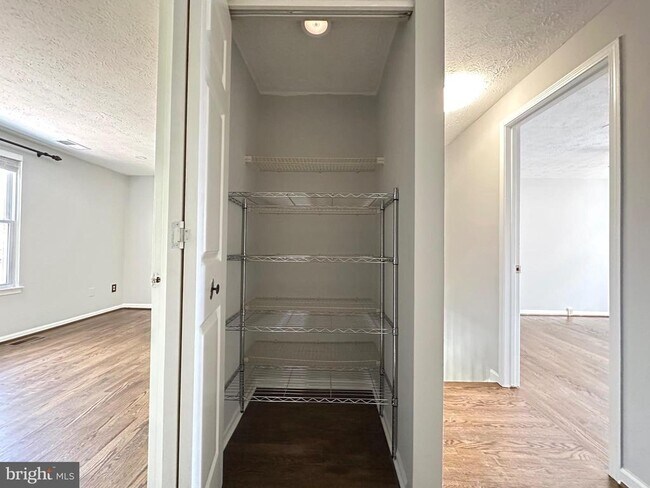 Building Photo - 14632 Stone Crossing Ct