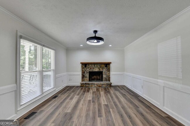 Building Photo - 1530 Plunketts Rd